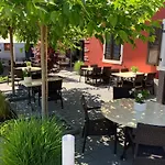 Logis Restaurant Au Lion Rouge Hotel 3*