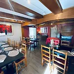 Logis Restaurant Au Lion Rouge Hotel 3*