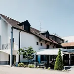 Logis Restaurant Au Lion Rouge Hotel