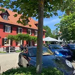 Logis Restaurant Au Lion Rouge Hotel 3*