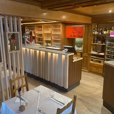 Hotel Logis Restaurant Au Lion Rouge 3*