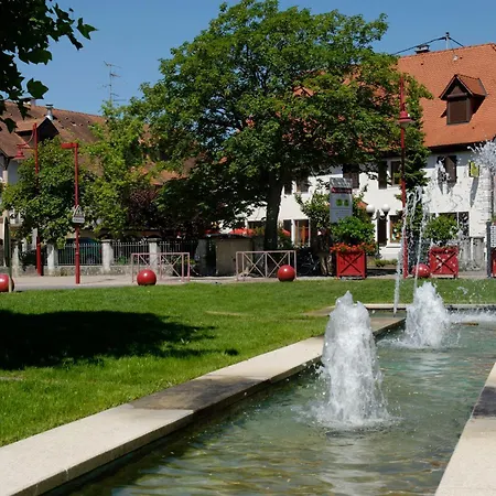 Hotel Logis Restaurant Au Lion Rouge