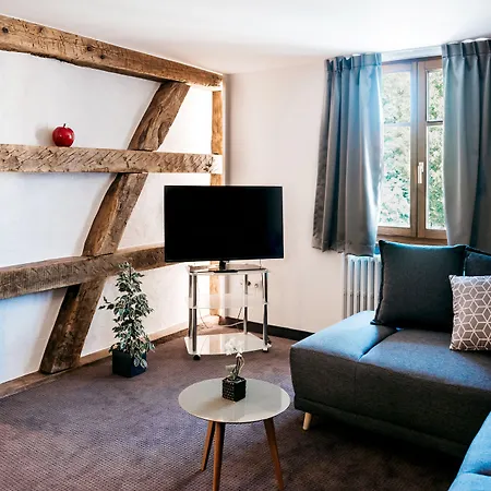 Hotel Logis Restaurant Au Lion Rouge 3*