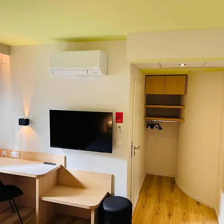 Logis Restaurant Au Lion Rouge Hotel 3*