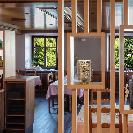 Logis Restaurant Au Lion Rouge