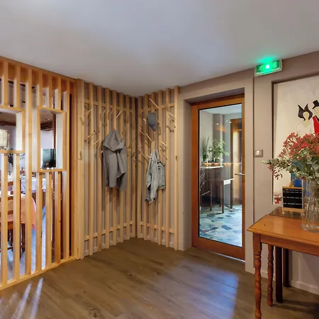 Logis Restaurant Au Lion Rouge Hotel 3*