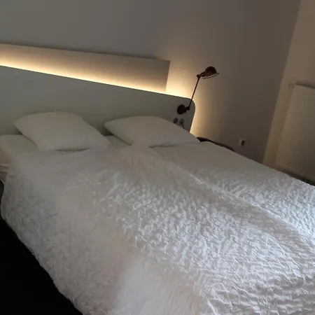 Logis Restaurant Au Lion Rouge Hotel 3*