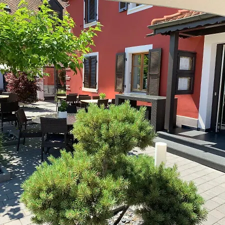 Logis Restaurant Au Lion Rouge Hotel