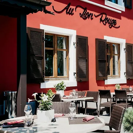 Hotel Logis Restaurant Au Lion Rouge 3*