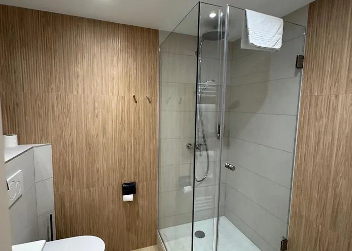 Hotel Logis Restaurant Au Lion Rouge