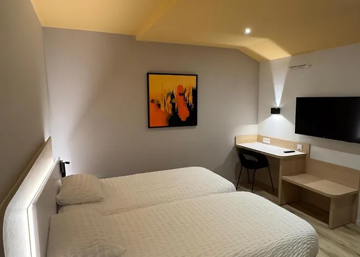 Logis Restaurant Au Lion Rouge Hotel 3*