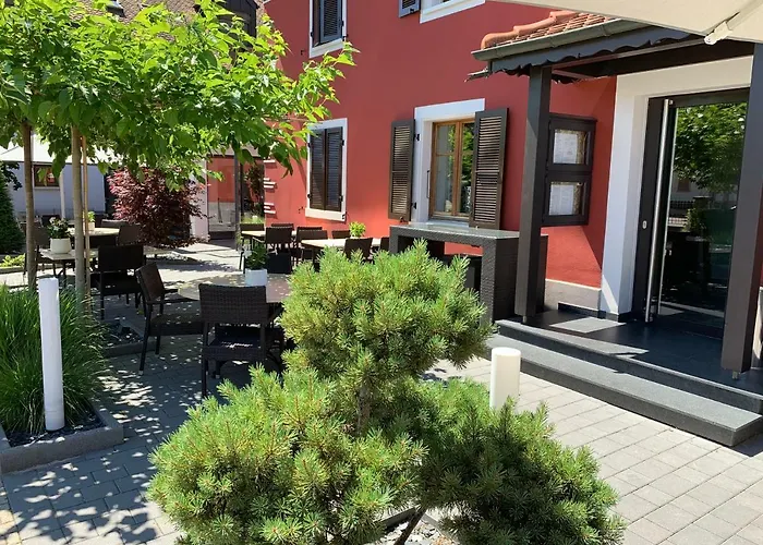 Logis Restaurant Au Lion Rouge Hotel