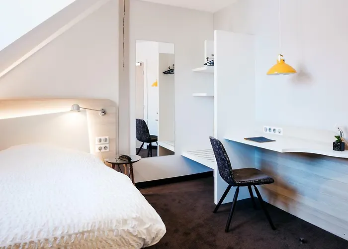 Hotel Logis Restaurant Au Lion Rouge